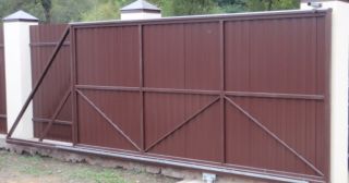 Купить откатные ворота из профнастила Евпатория, цена от 1776 руб.