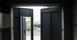 Купить гаражные ворота распашные Евпатория, цена от 3917 руб.