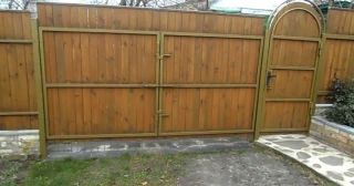 Купить распашные ворота деревянные Евпатория, цена от 2768 руб.